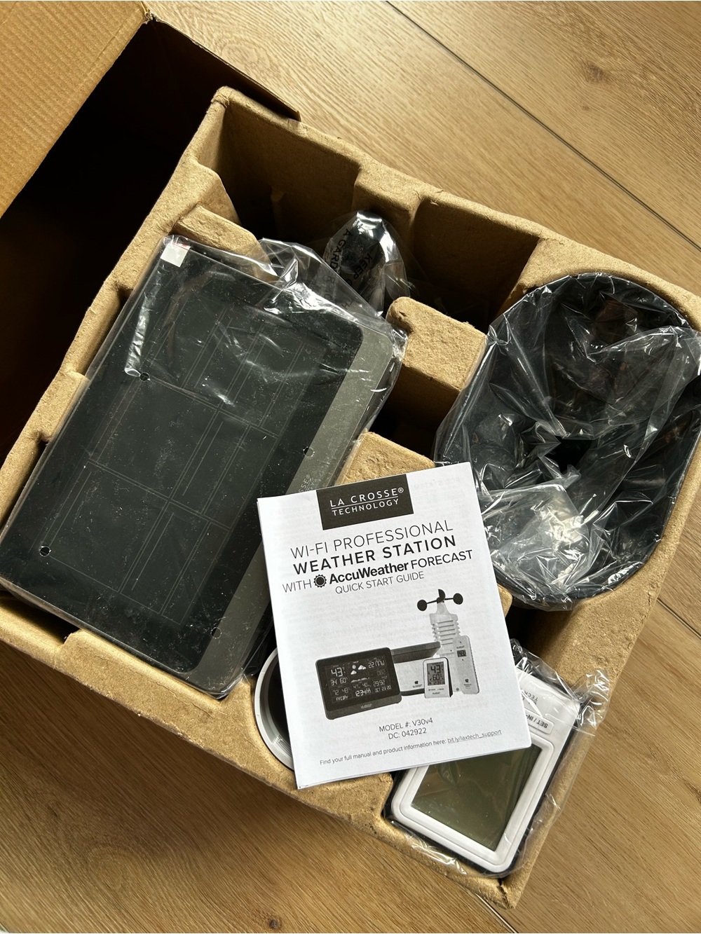 La Crosse Technology Wi‑Fi Professional Weather Station - Model V30V4
